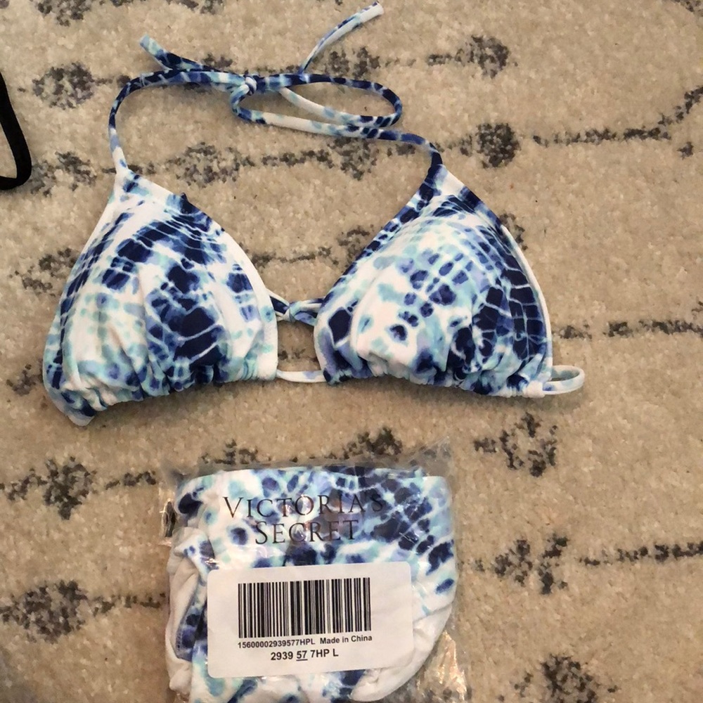Victoria’s Secret string bikini